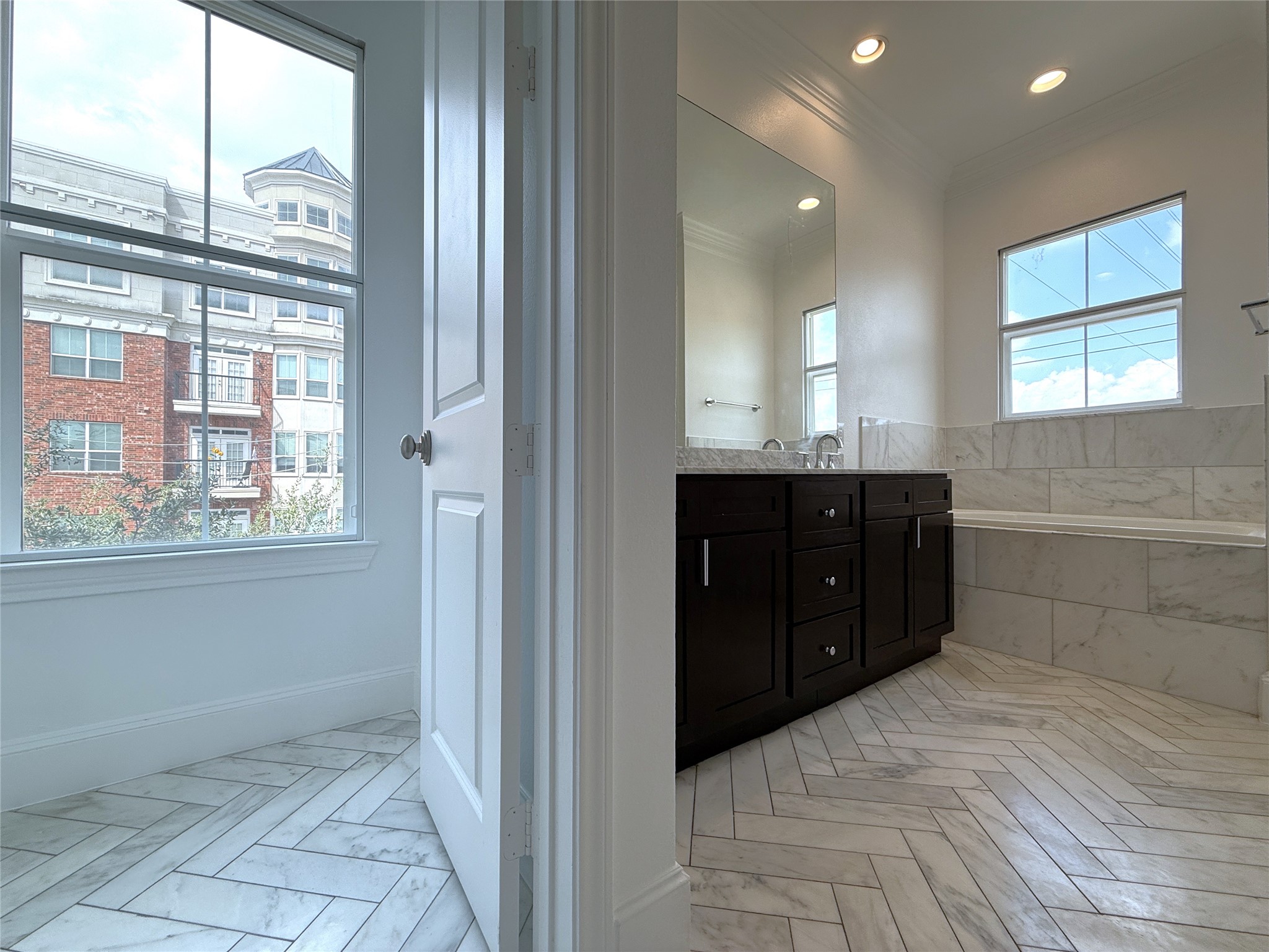 1669 Richmond Avenue Property Photo 23