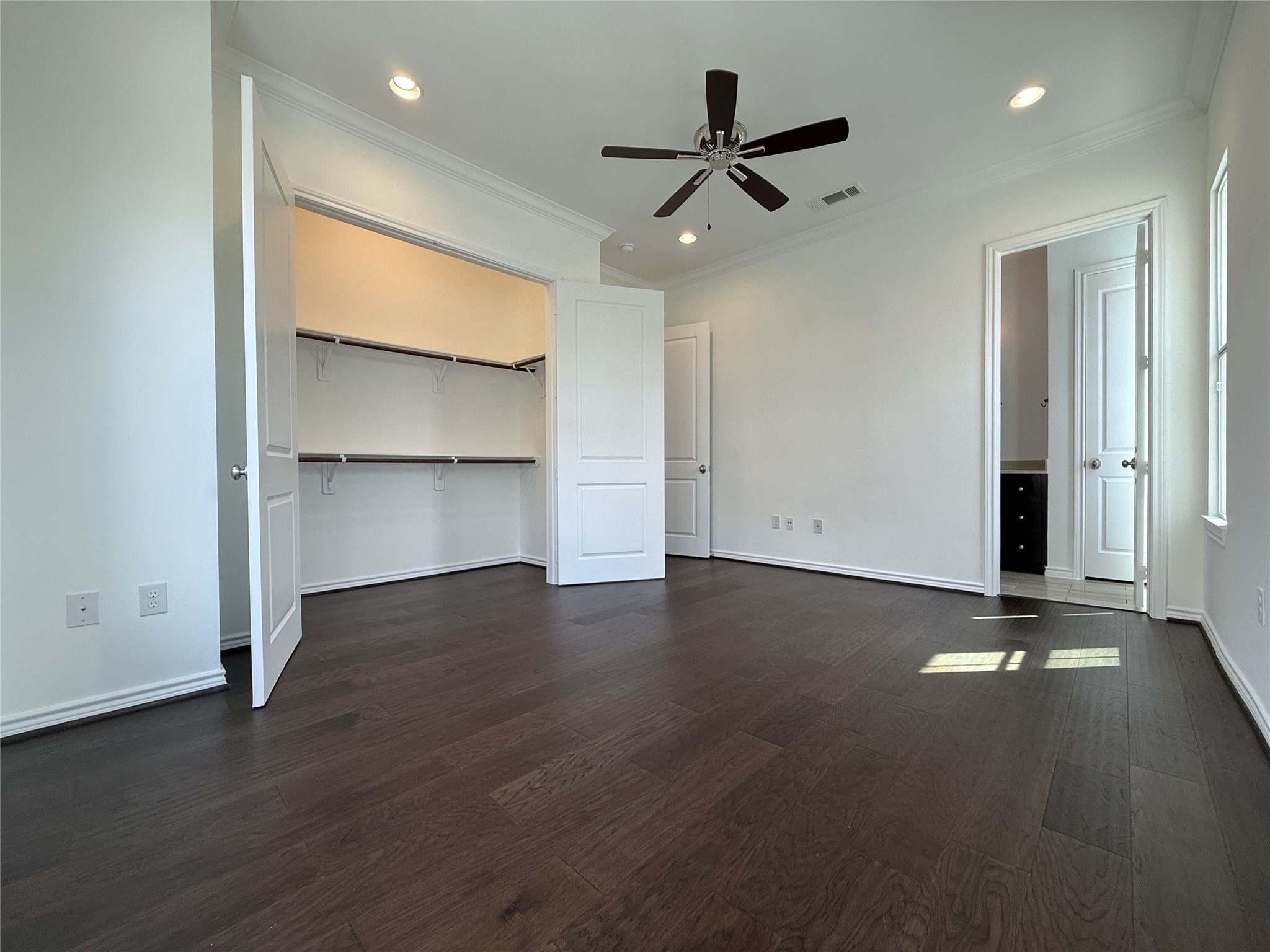 1669 Richmond Avenue Property Photo 27
