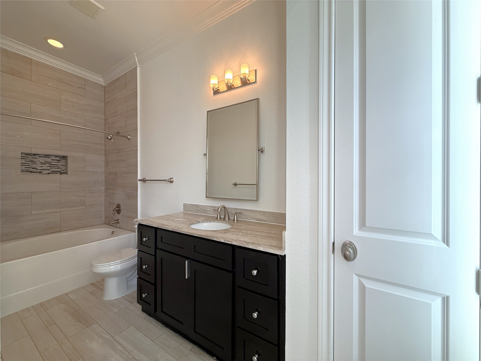 1669 Richmond Avenue Property Photo 28