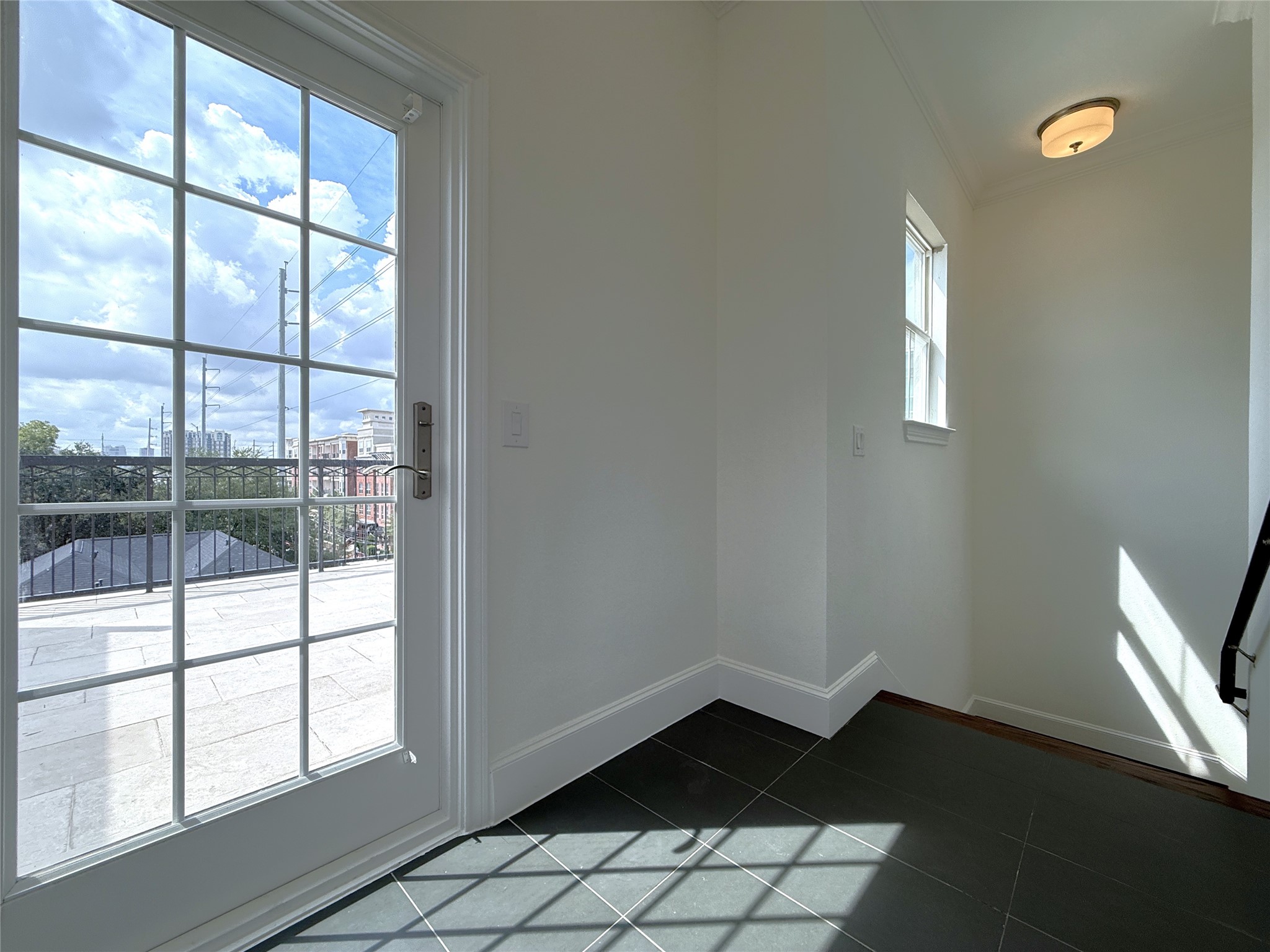 1669 Richmond Avenue Property Photo 30