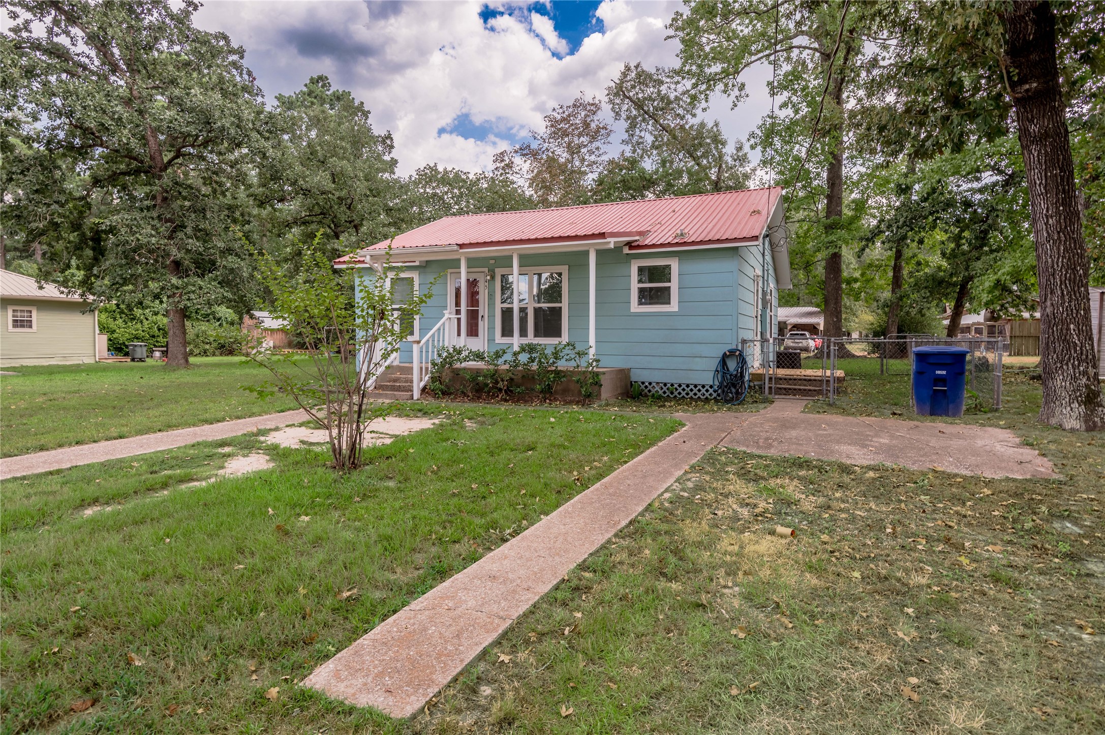 145 Pine Hollow Lane Property Photo 18
