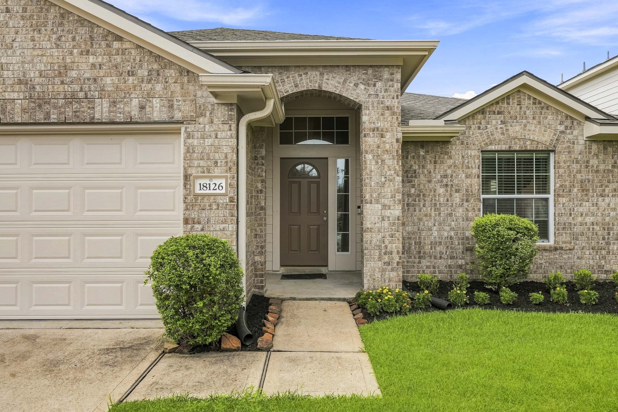 18126 Brightwood Park Lane Property Photo 4