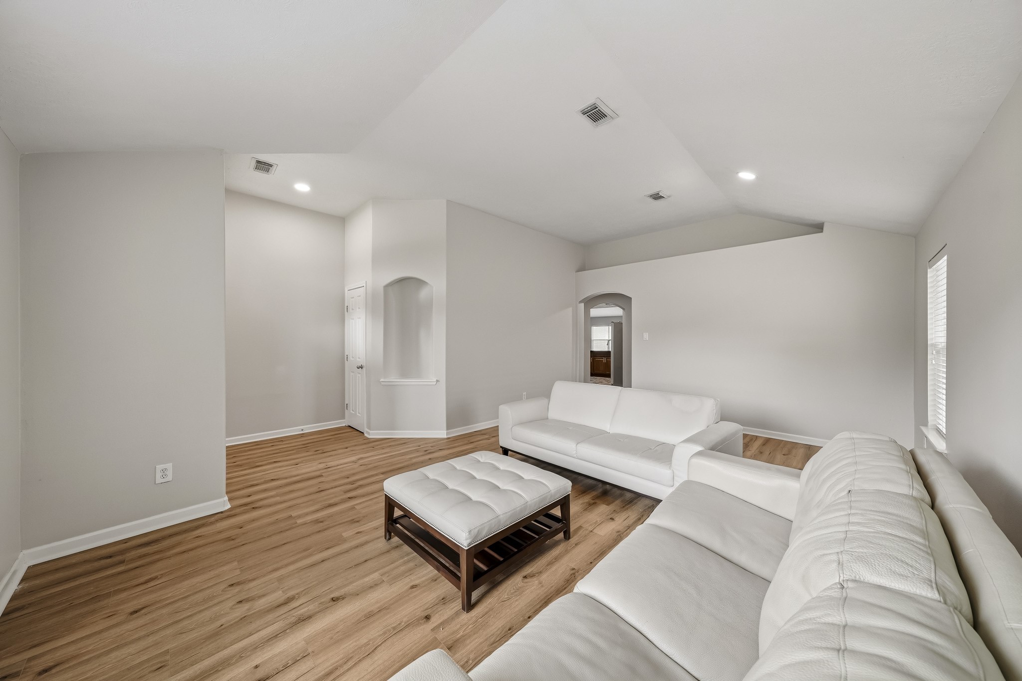 18126 Brightwood Park Lane Property Photo 8