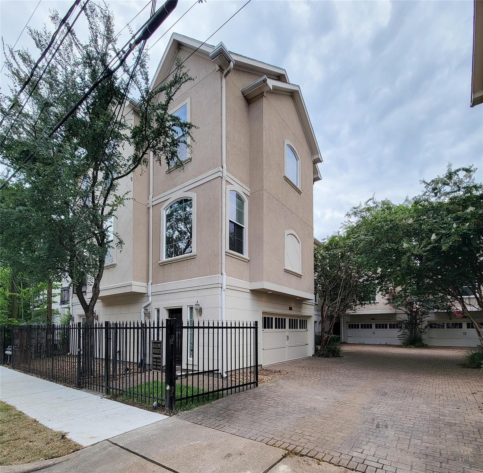 2418 Ralph Street A Property Photo 1