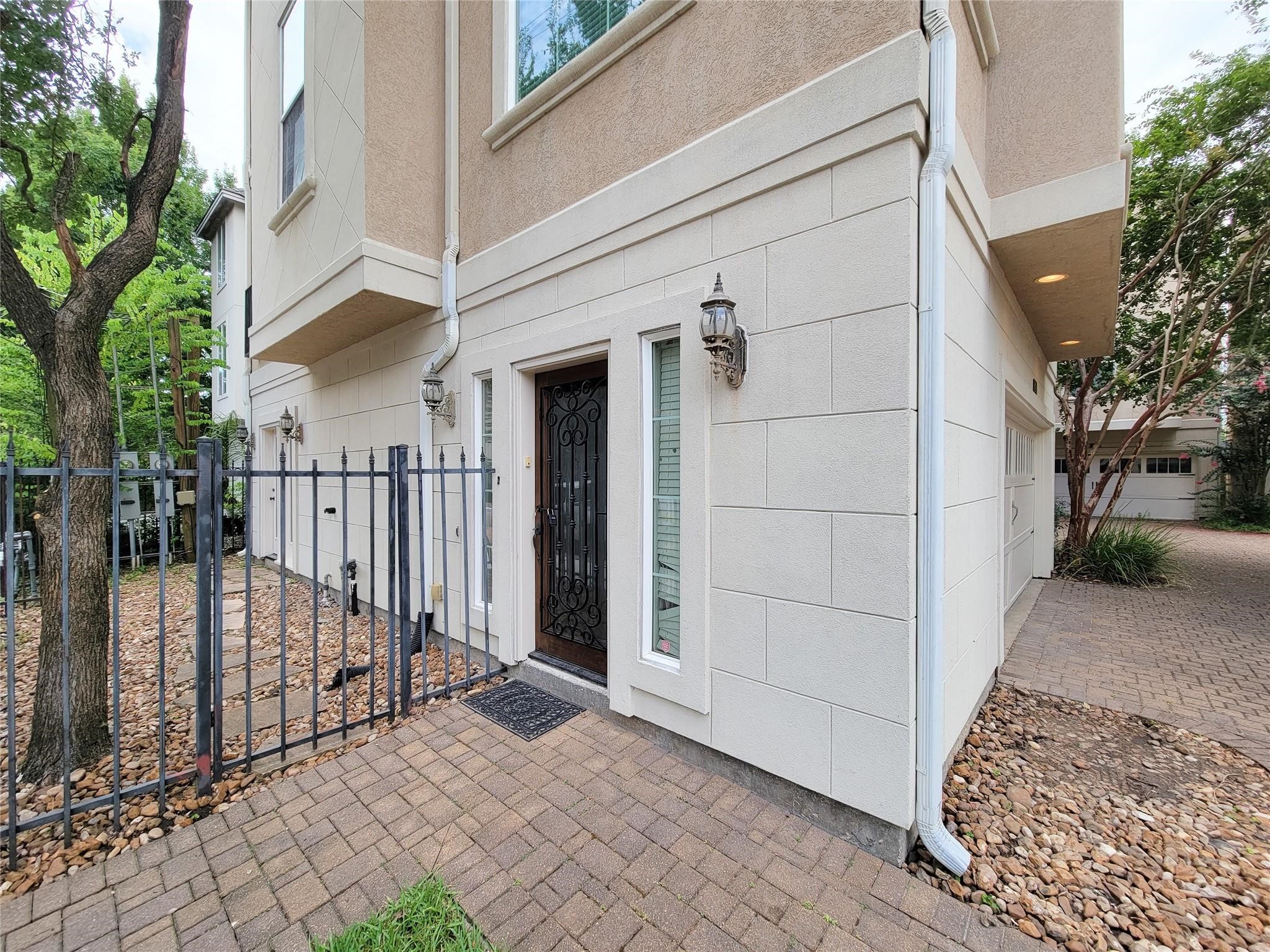 2418 Ralph Street A Property Photo 2