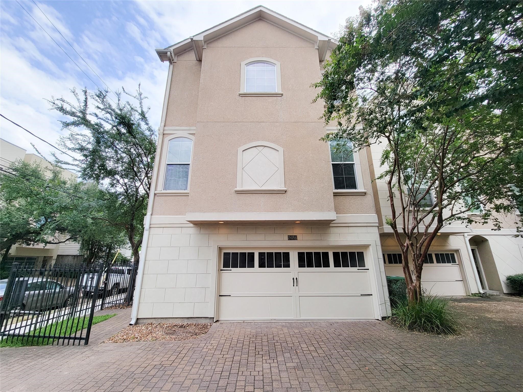 2418 Ralph Street A Property Photo 3