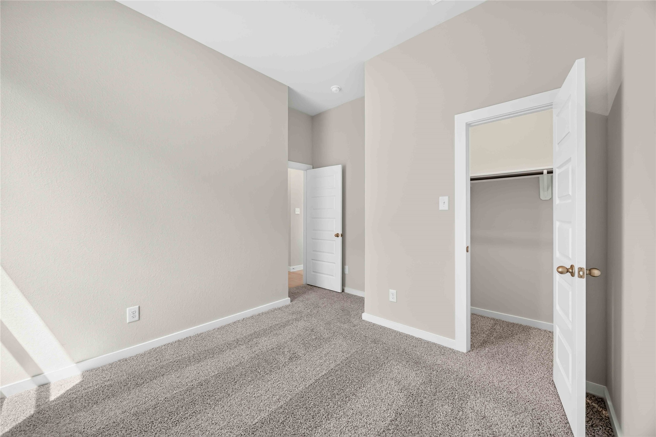 11925 Avian Avenue Property Photo 14