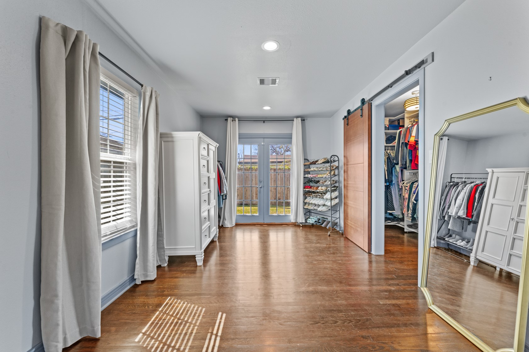 1118 Jocelyn Street Property Photo 15