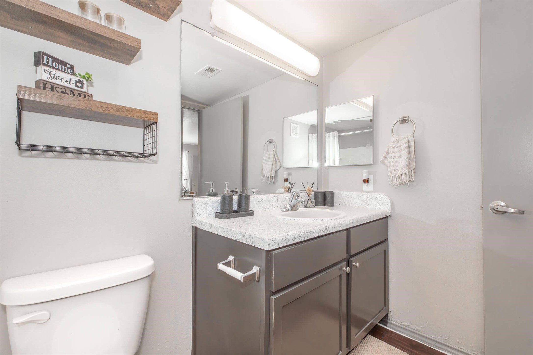 1088 Park Plaza Drive B2 Property Photo 9