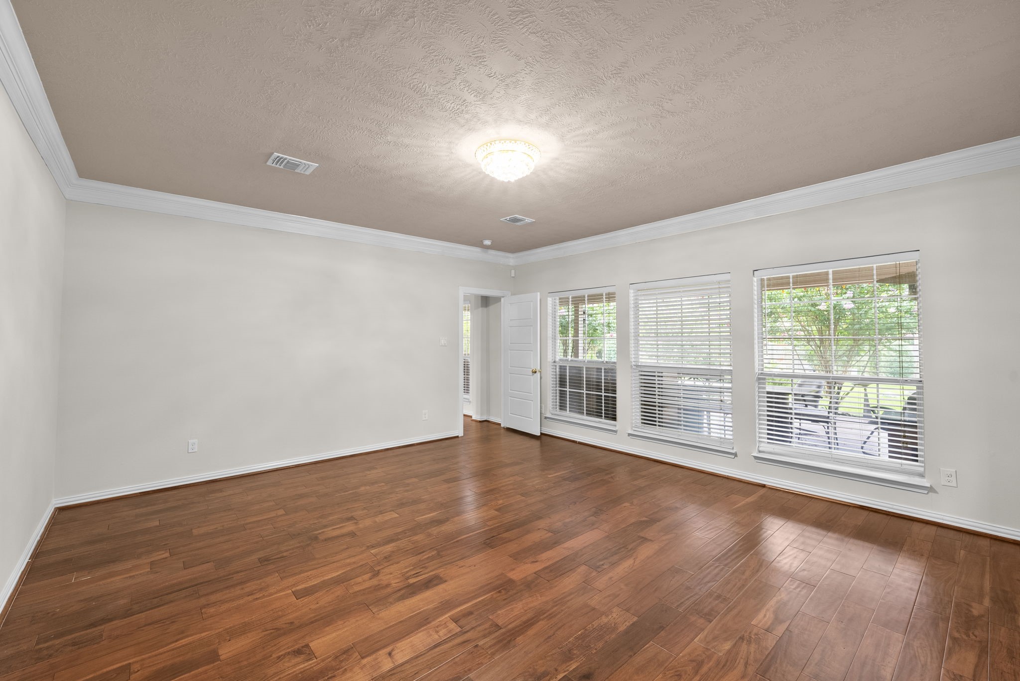 5526 Darschelle Drive Property Photo 22