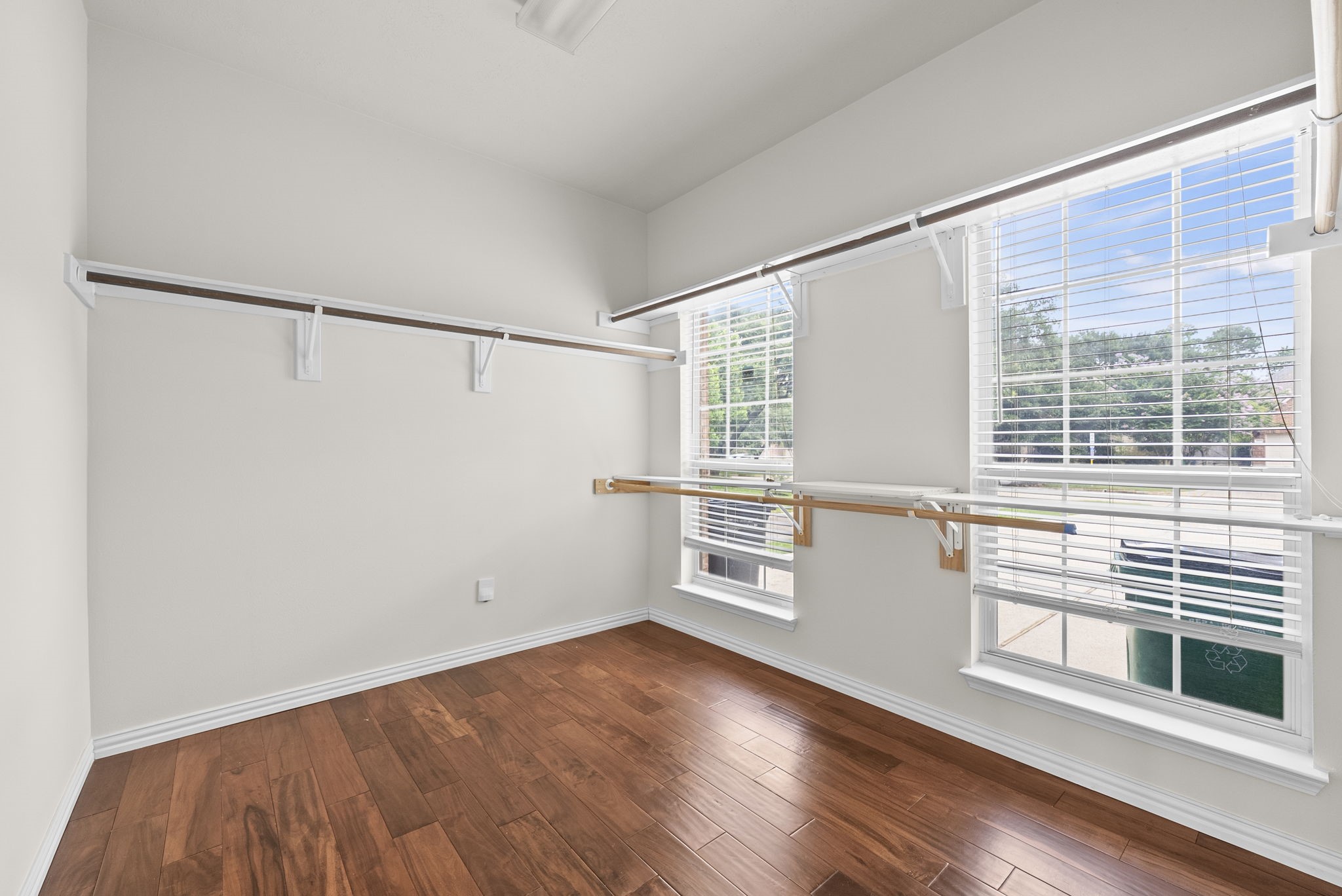 5526 Darschelle Drive Property Photo 25
