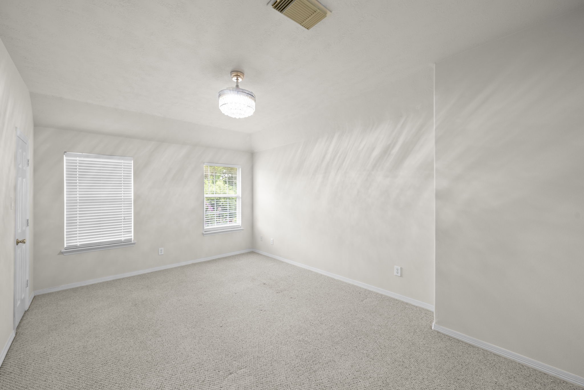 5526 Darschelle Drive Property Photo 36