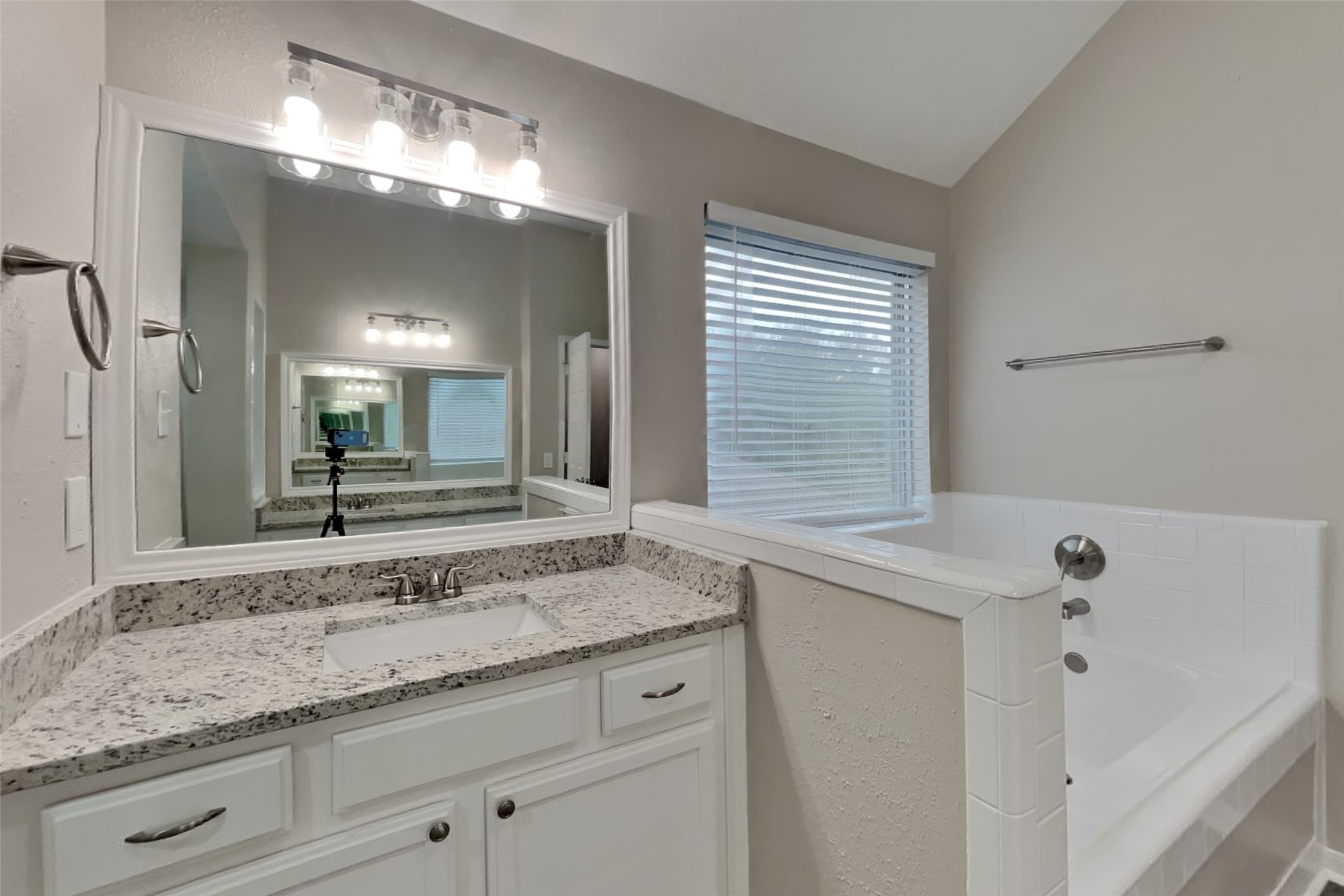 16306 Ash Point Lane Property Photo 13