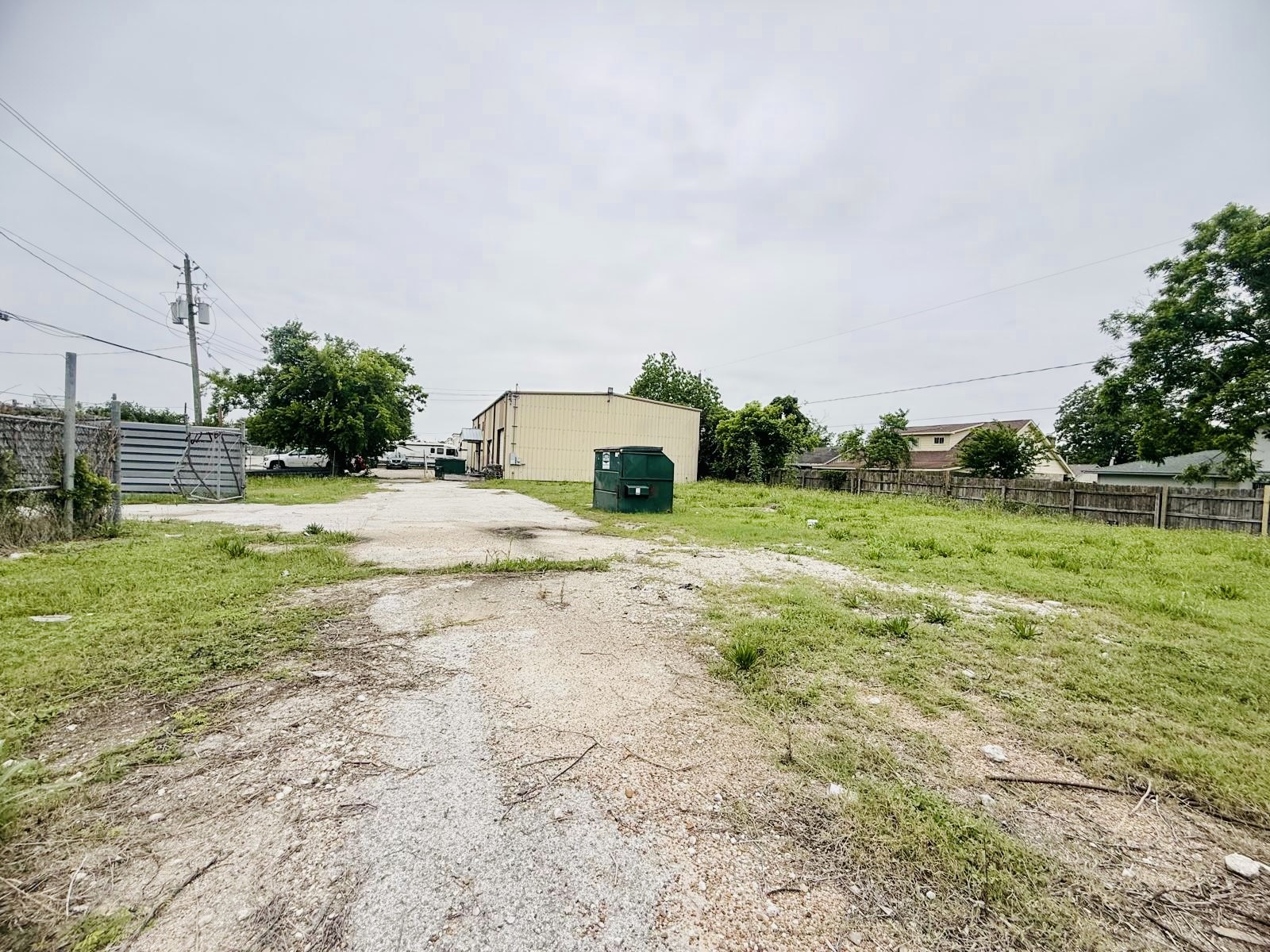 3910 Anderson Road Property Photo 2