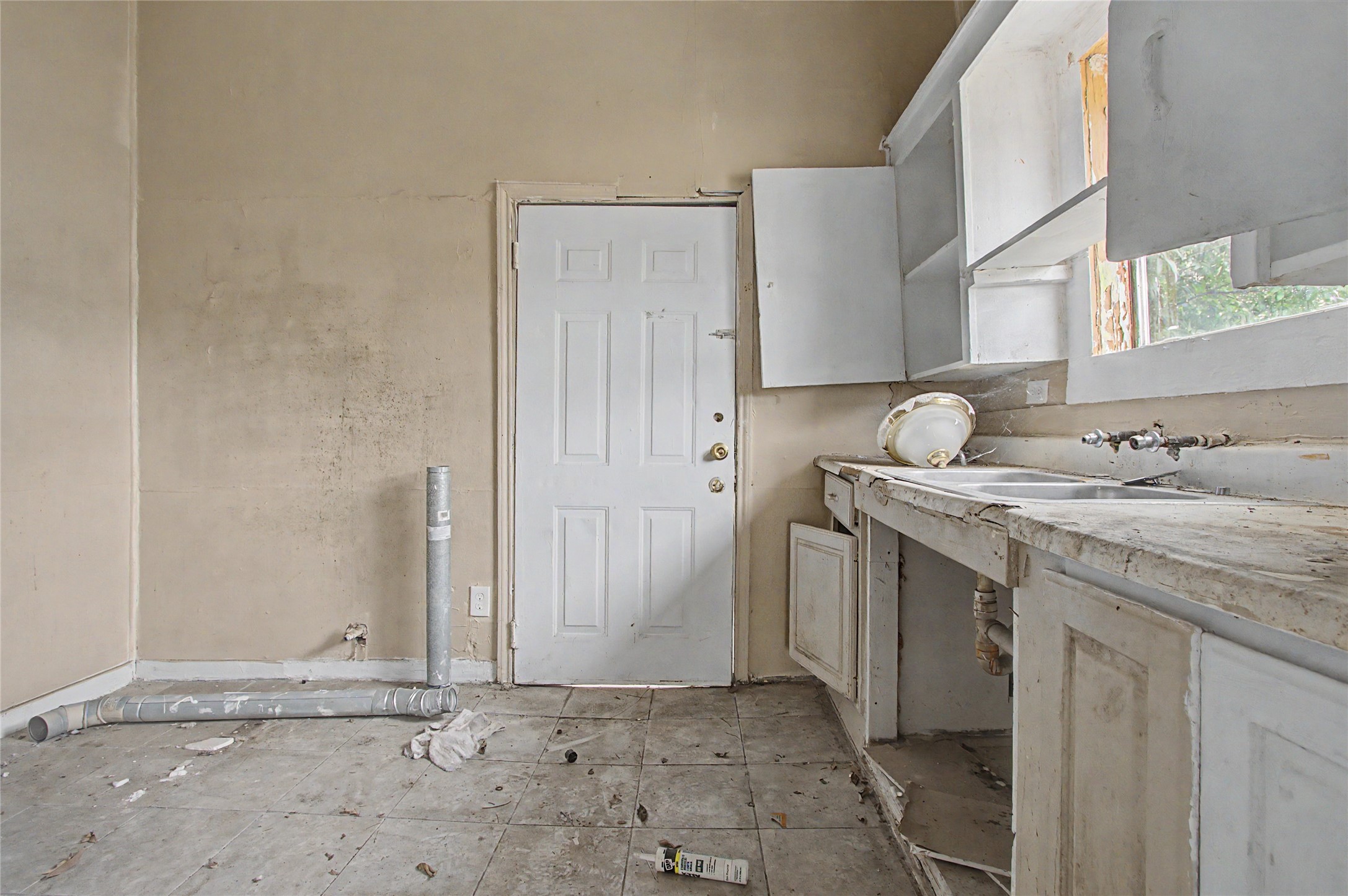 1517 Gentry Street Property Photo 6