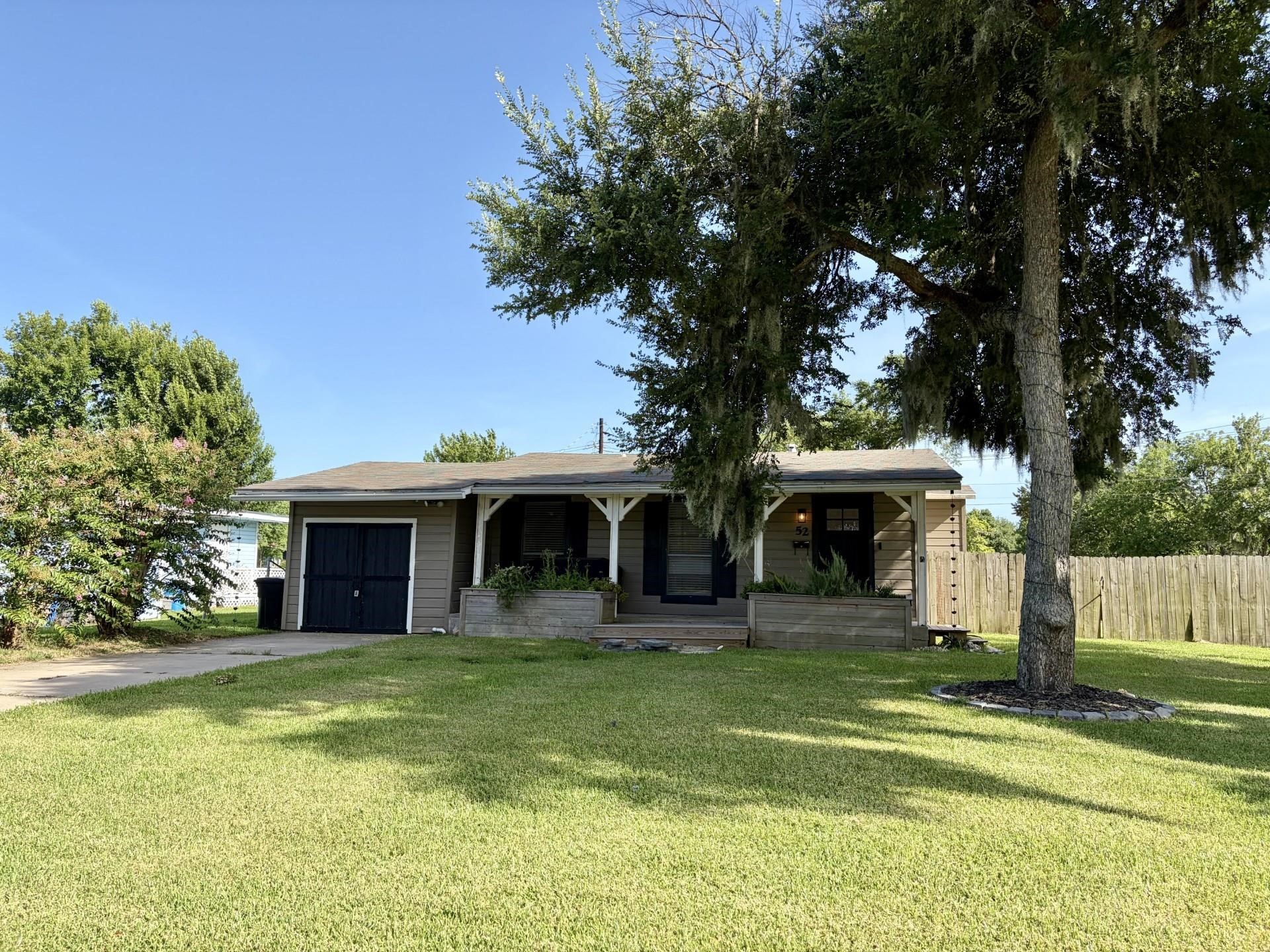 52 Periwinkle Court Property Photo 1