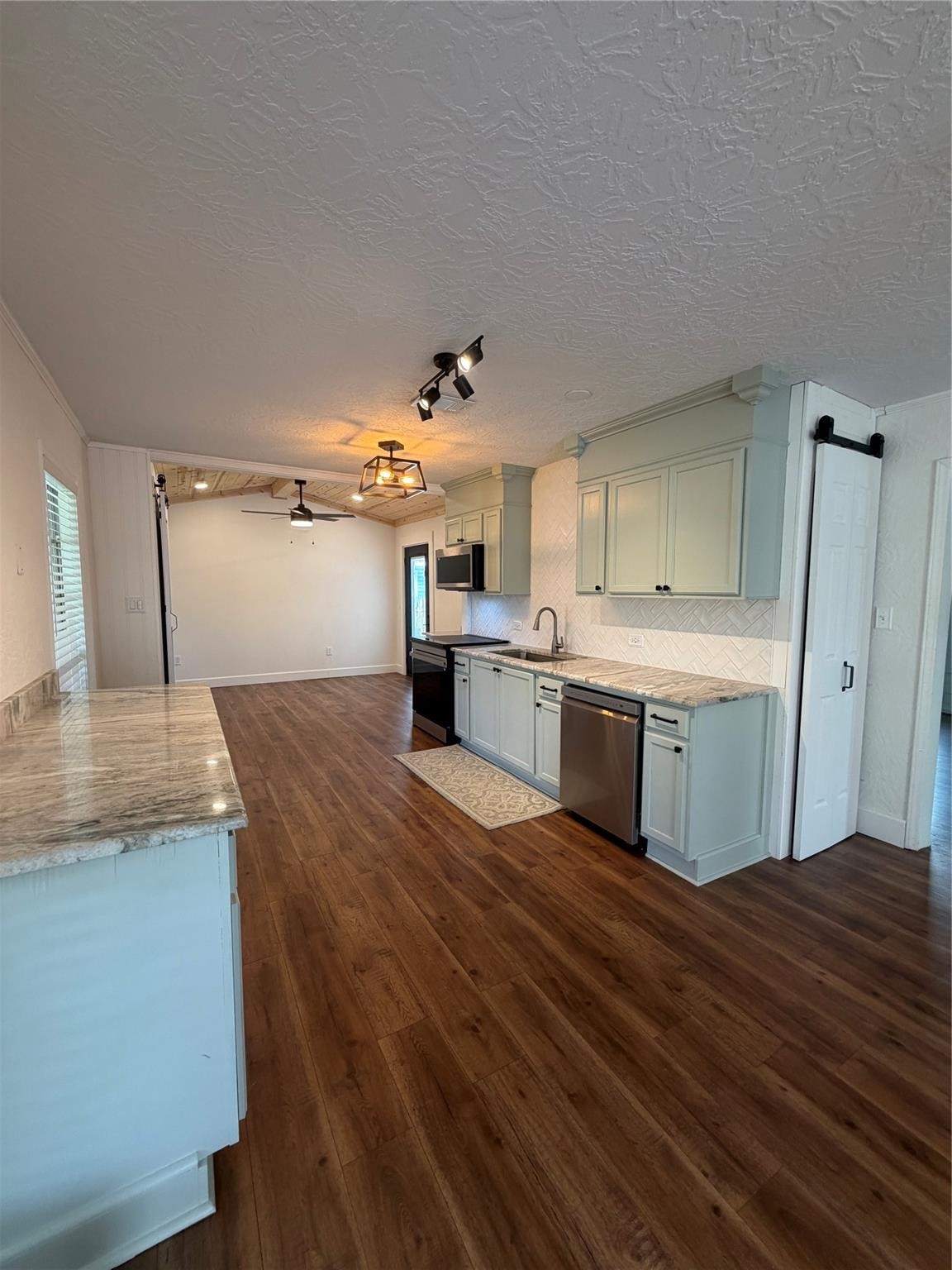 52 Periwinkle Court Property Photo 4