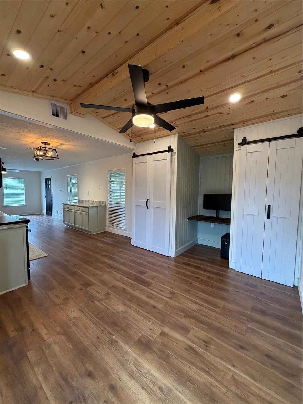 52 Periwinkle Court Property Photo 7