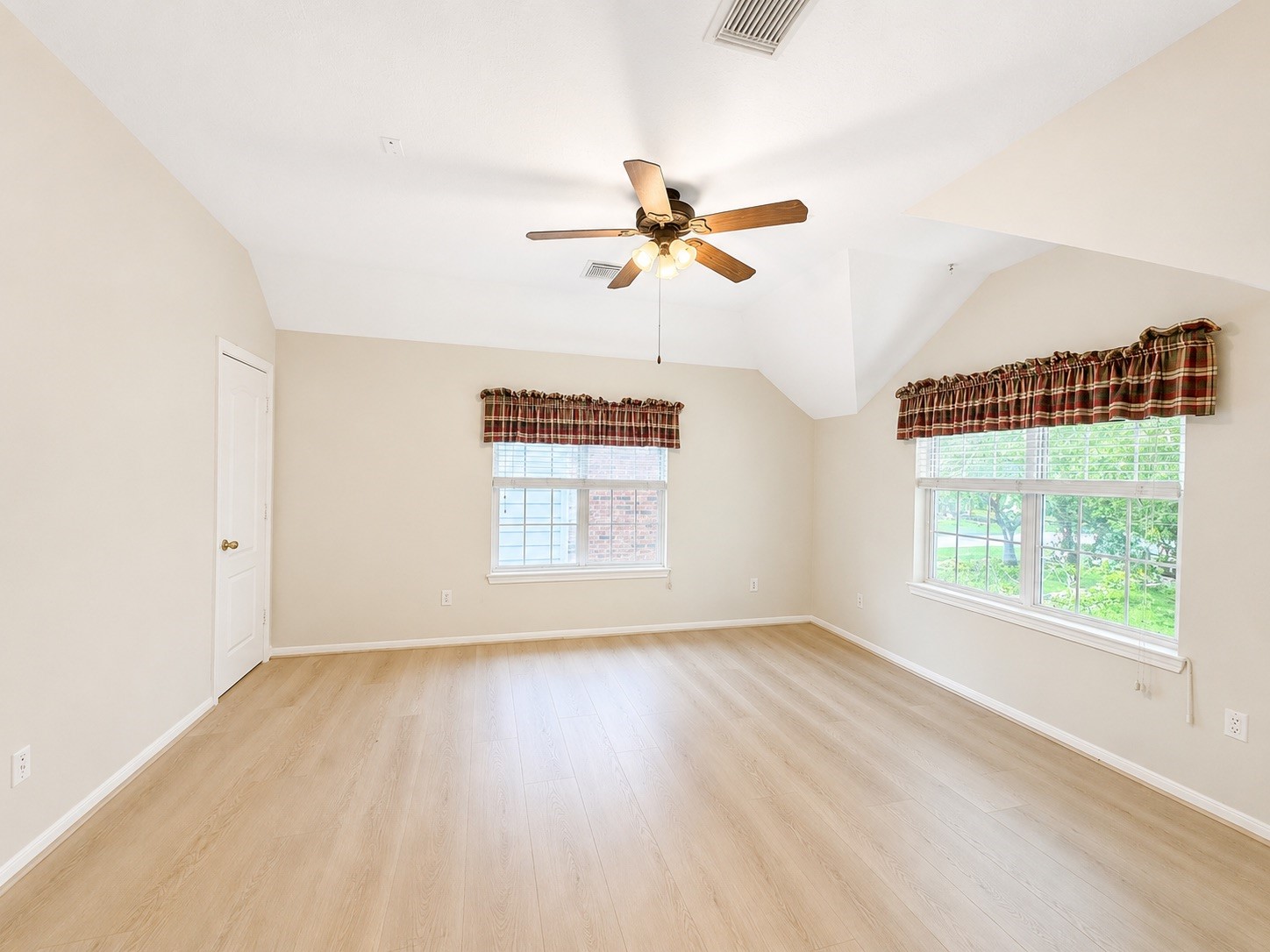 223 Wild Oak Run Property Photo 15