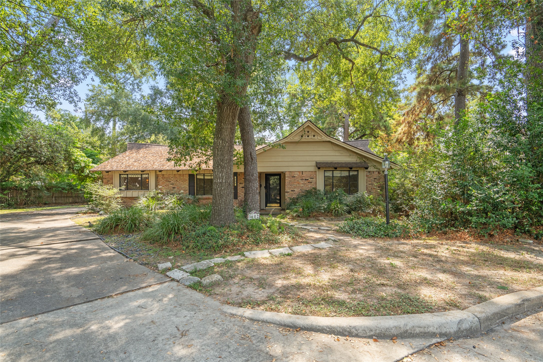 1602 Peer Drive Property Photo 1