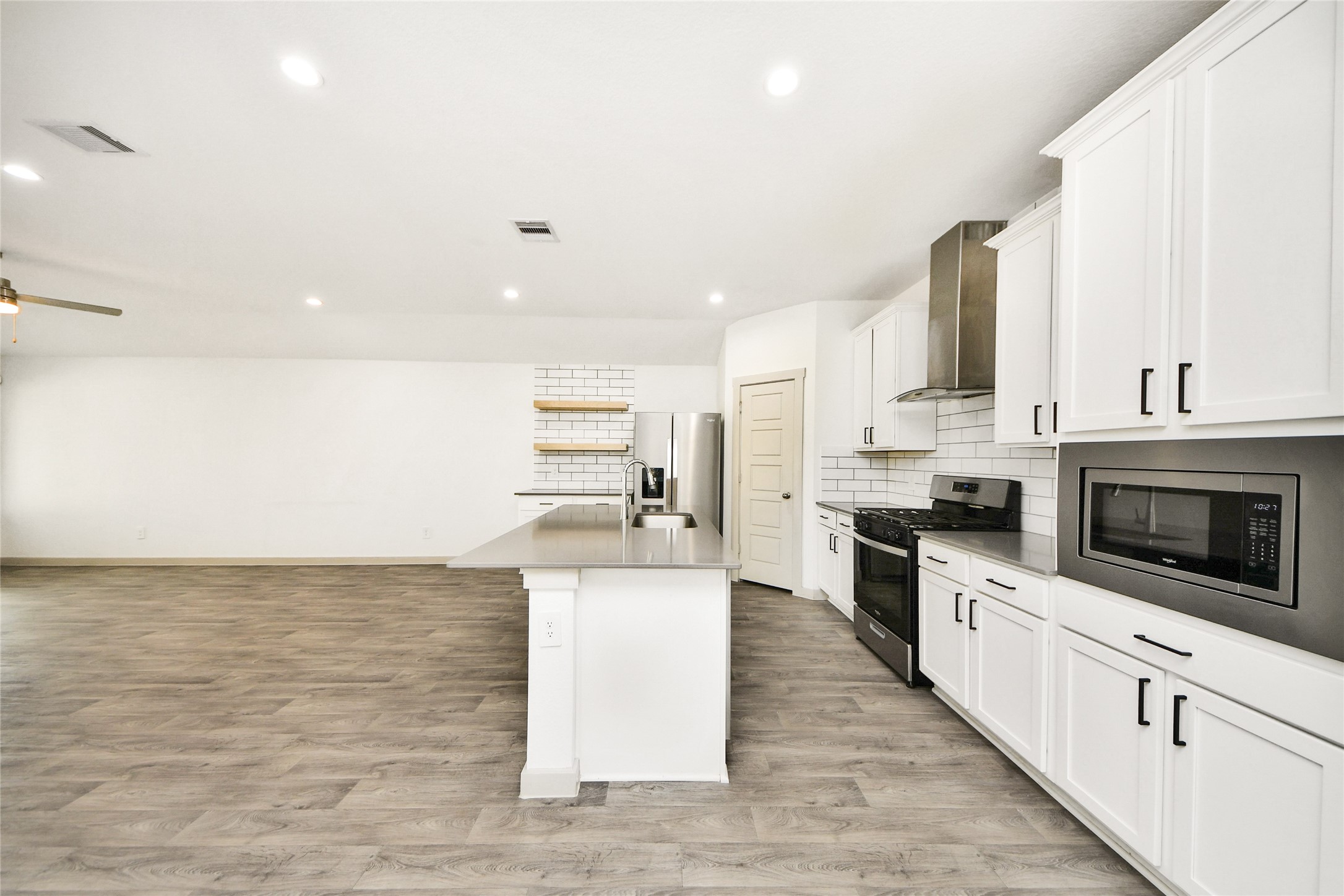 12918 Wempe Way Property Photo 17