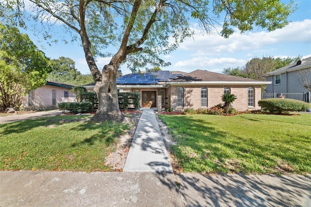 22122 Woodrose Drive Property Photo 5
