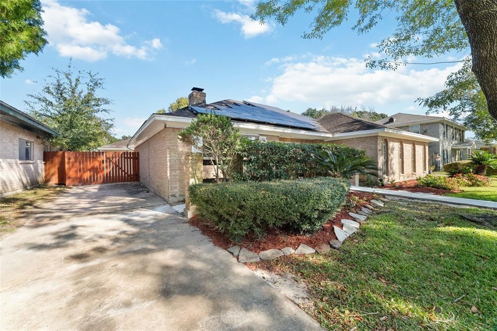 22122 Woodrose Drive Property Photo 6