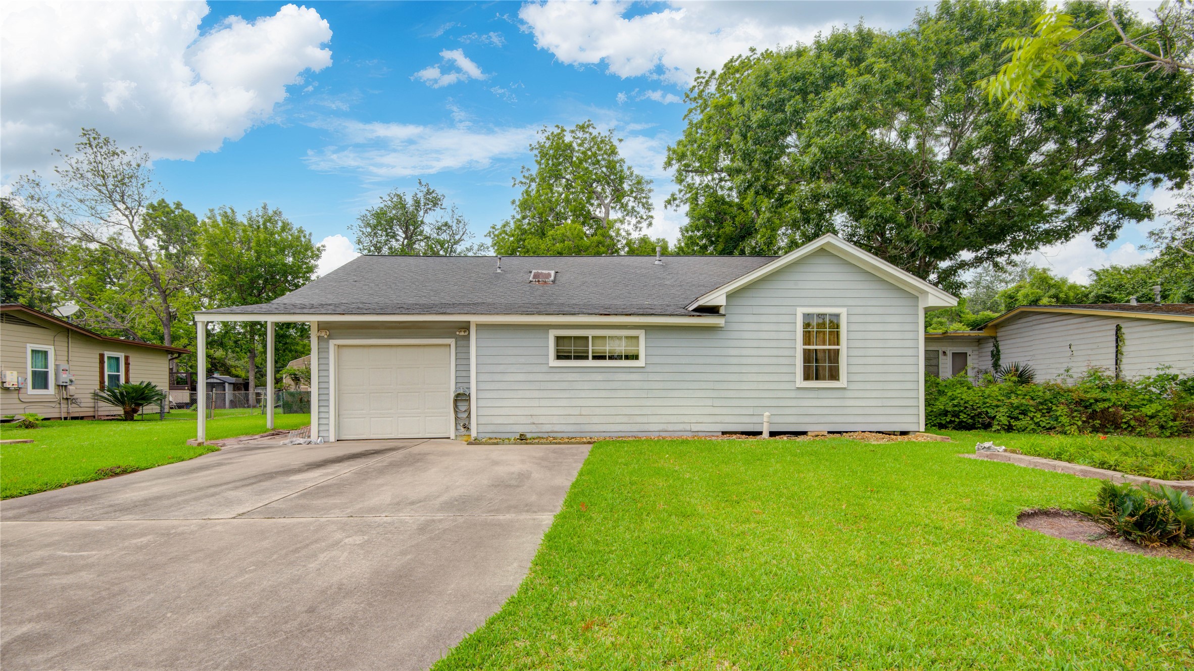 117 Camellia Street Property Photo 2