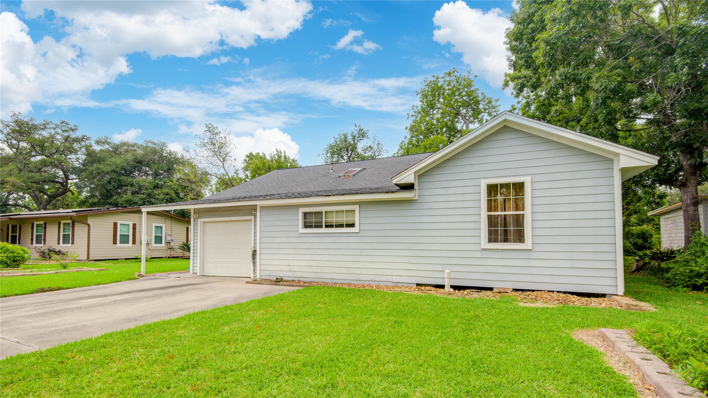 117 Camellia Street Property Photo 3
