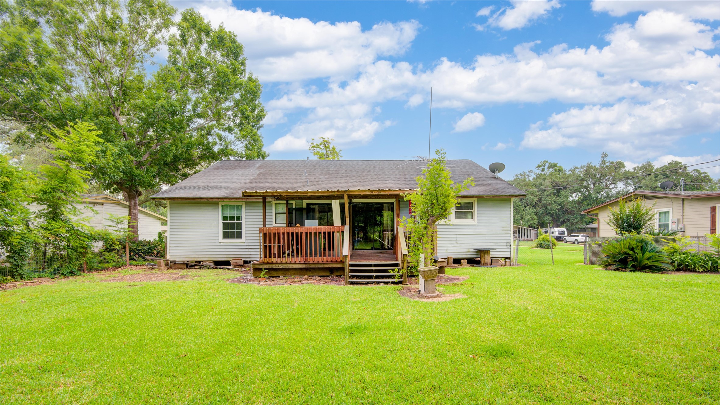 117 Camellia Street Property Photo 6