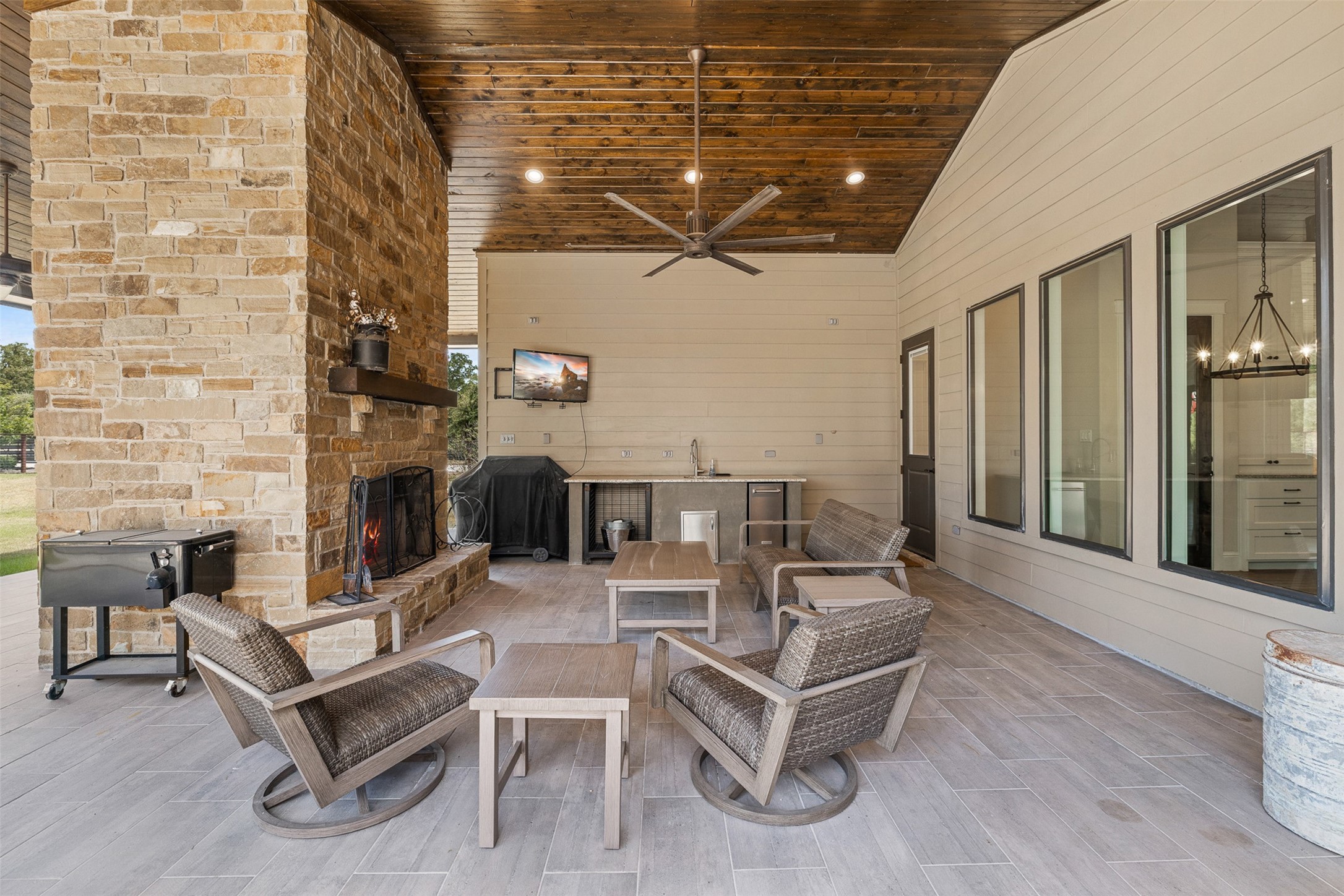 19358 Moonlit Hollow Loop Property Photo 6
