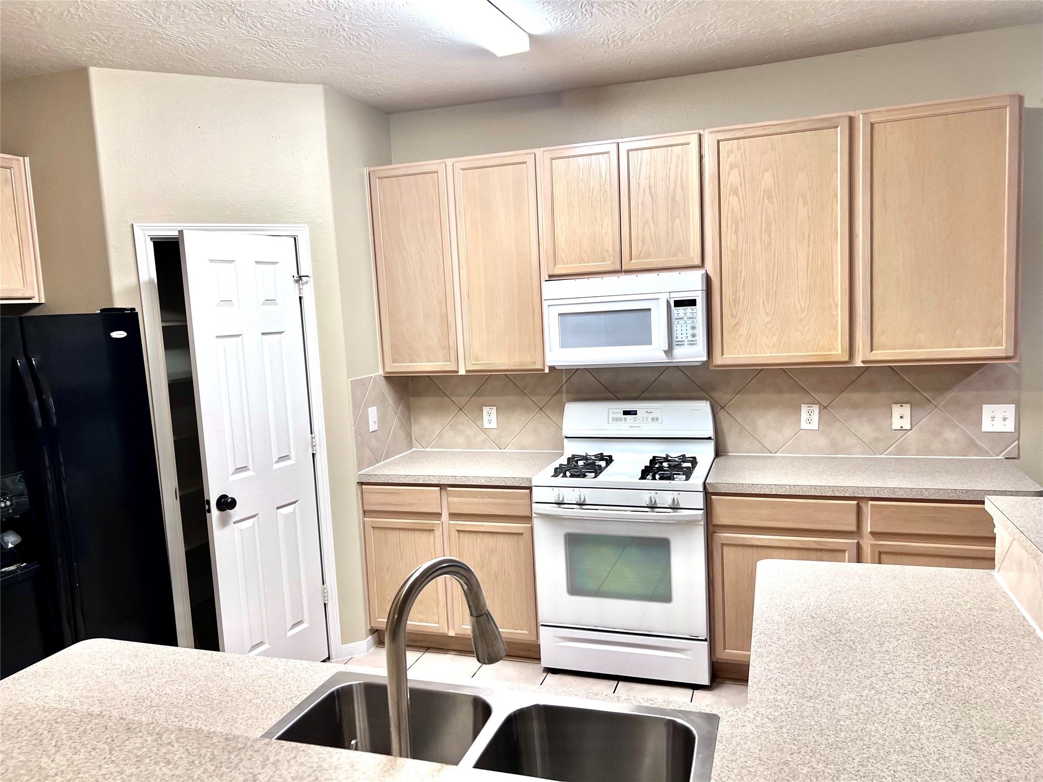 5301 Carefree Drive Property Photo 4