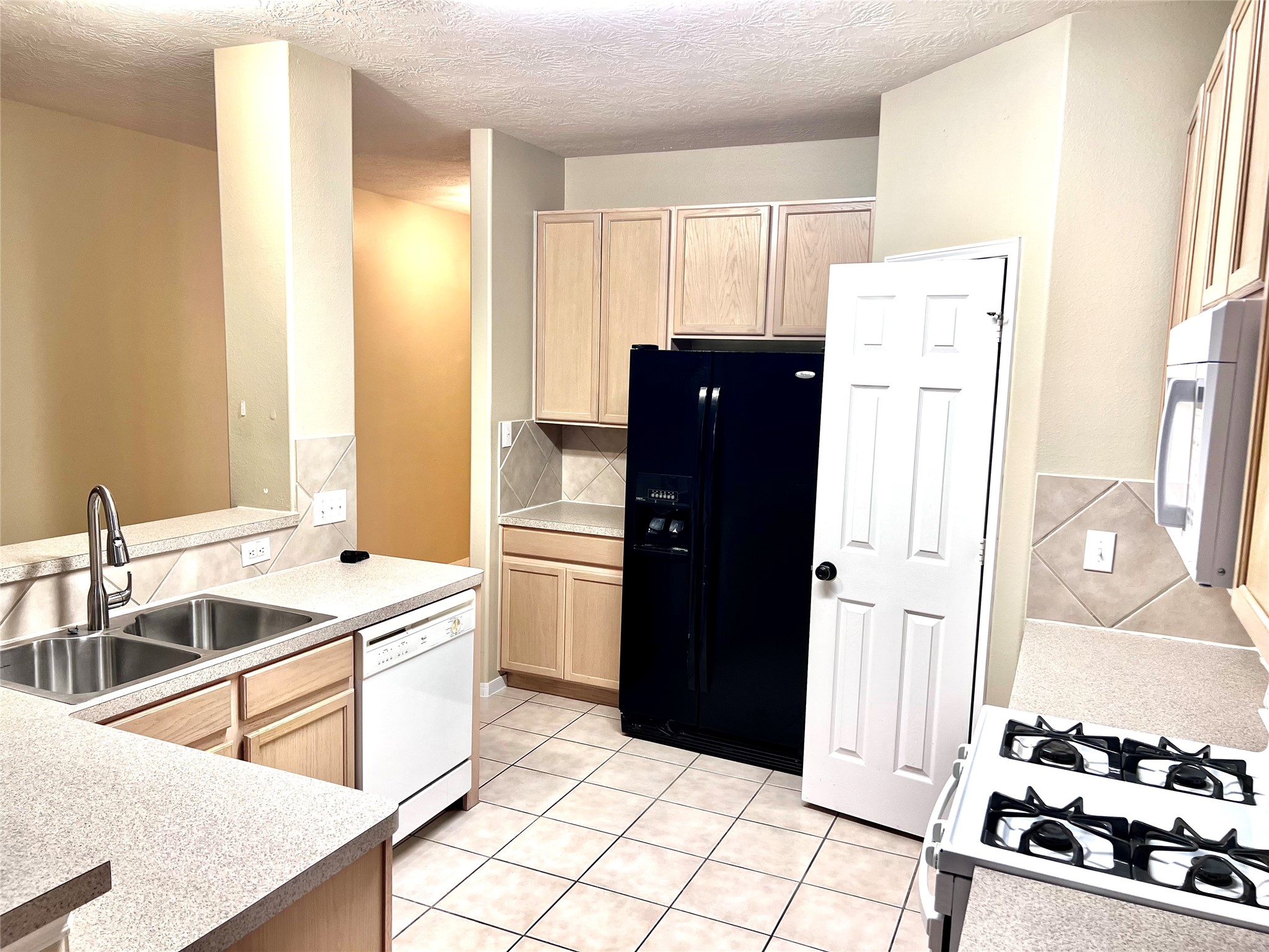 5301 Carefree Drive Property Photo 5
