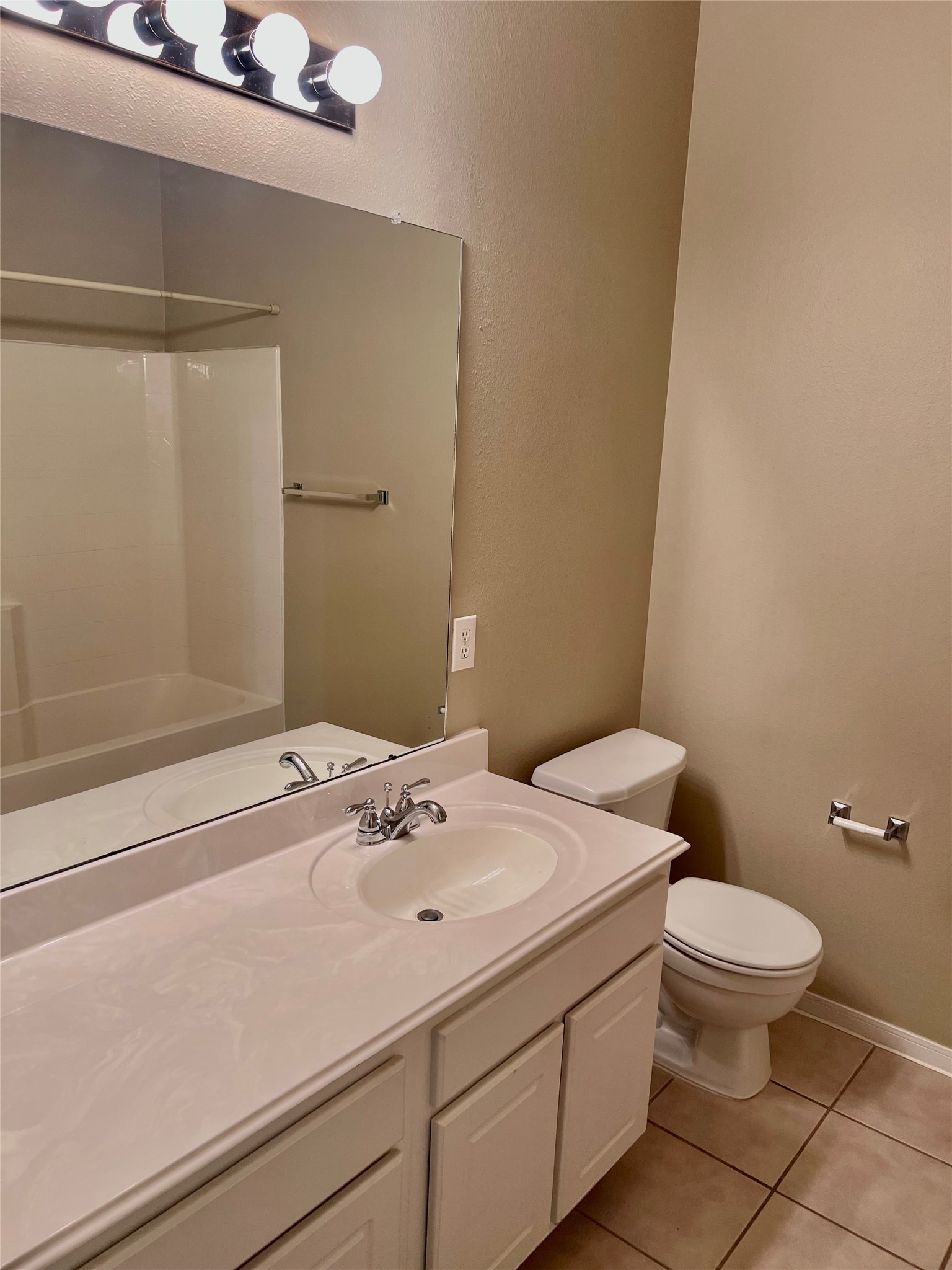 5301 Carefree Drive Property Photo 14