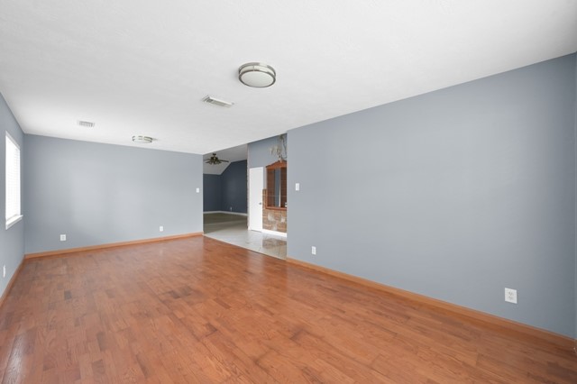 6715 Dillon Drive Property Photo 6
