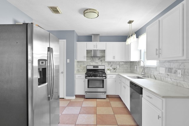 6715 Dillon Drive Property Photo 10