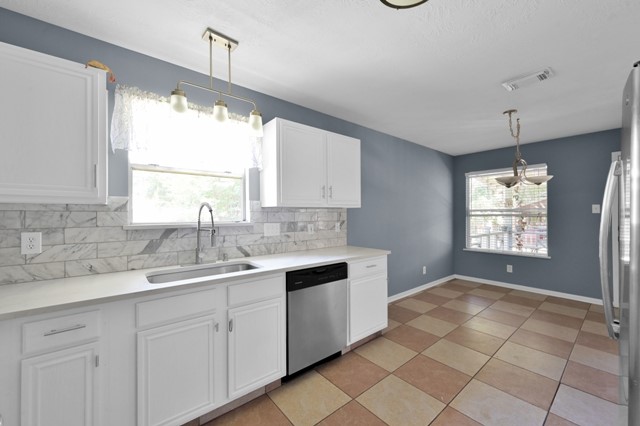 6715 Dillon Drive Property Photo 11