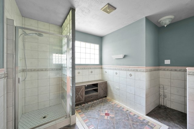 6715 Dillon Drive Property Photo 16