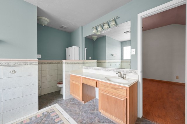 6715 Dillon Drive Property Photo 17