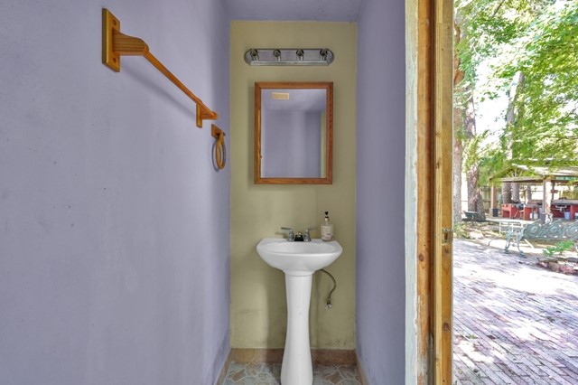 6715 Dillon Drive Property Photo 25