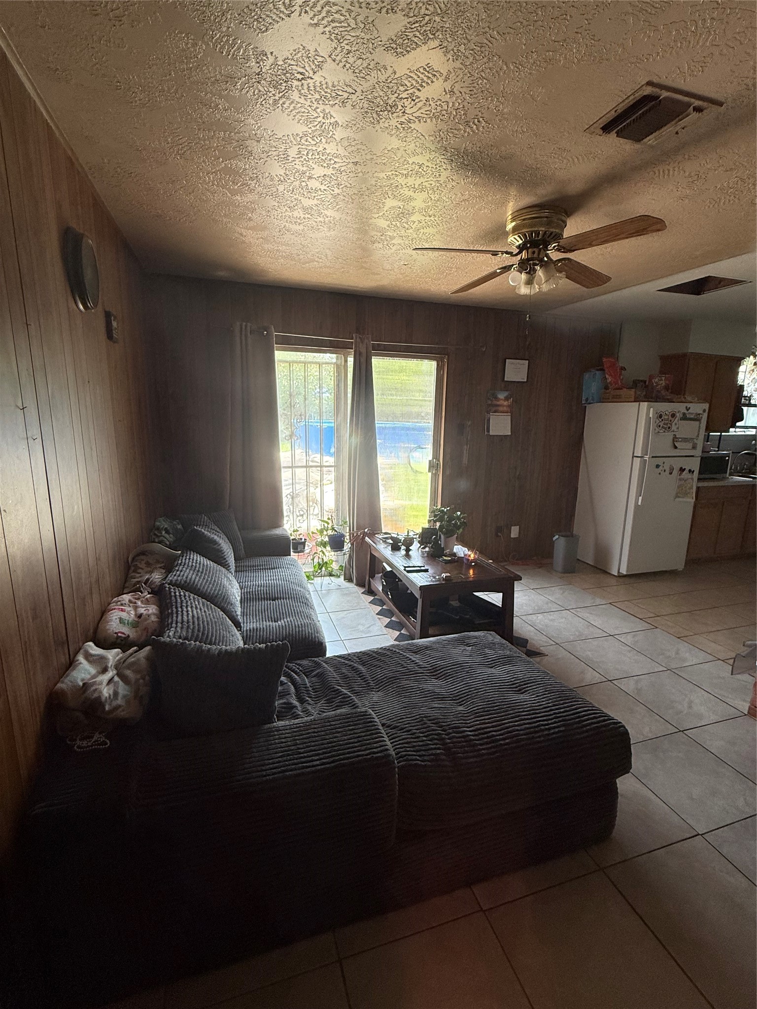 4927 Glenridge Lane Property Photo 9