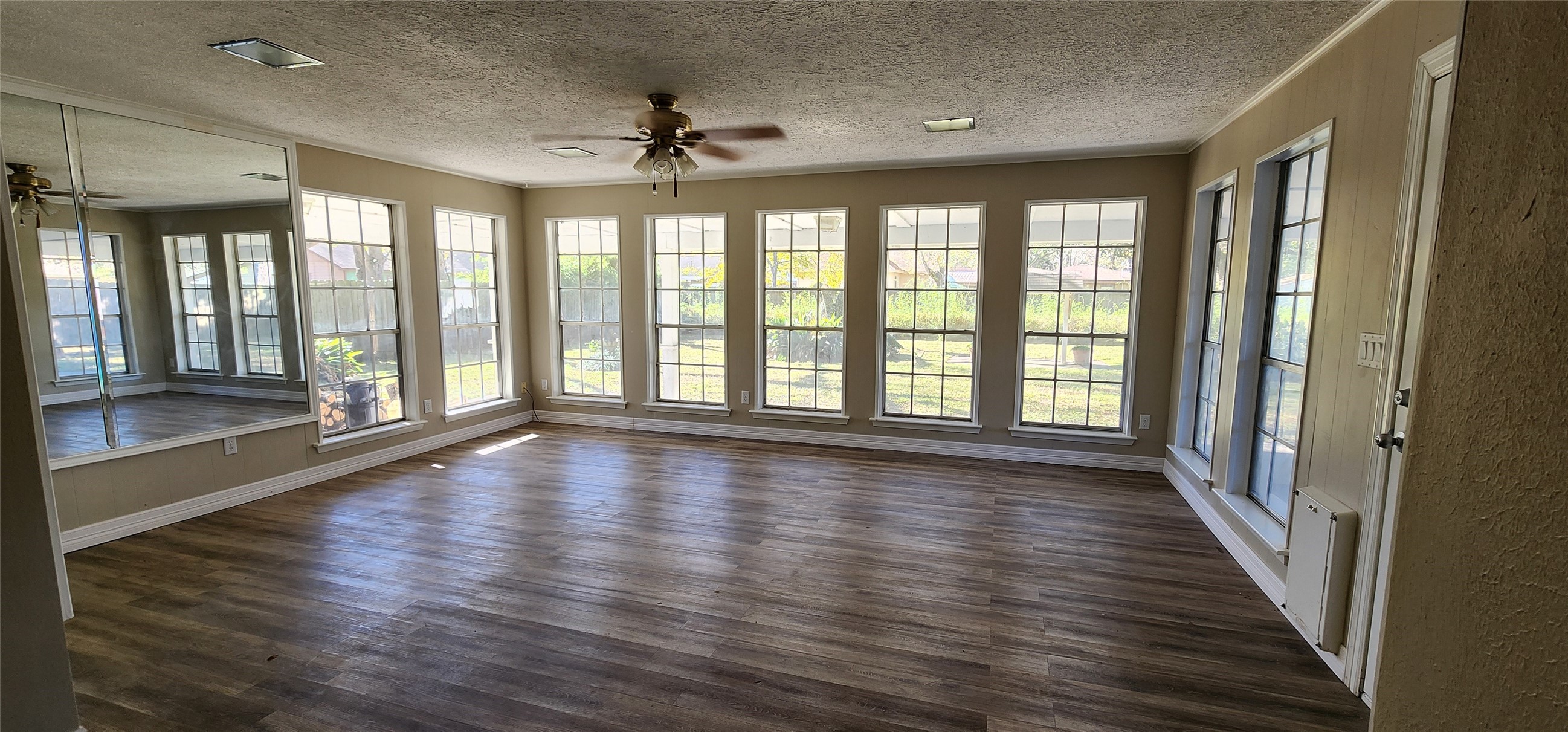 5312 Palm Drive Property Photo 8