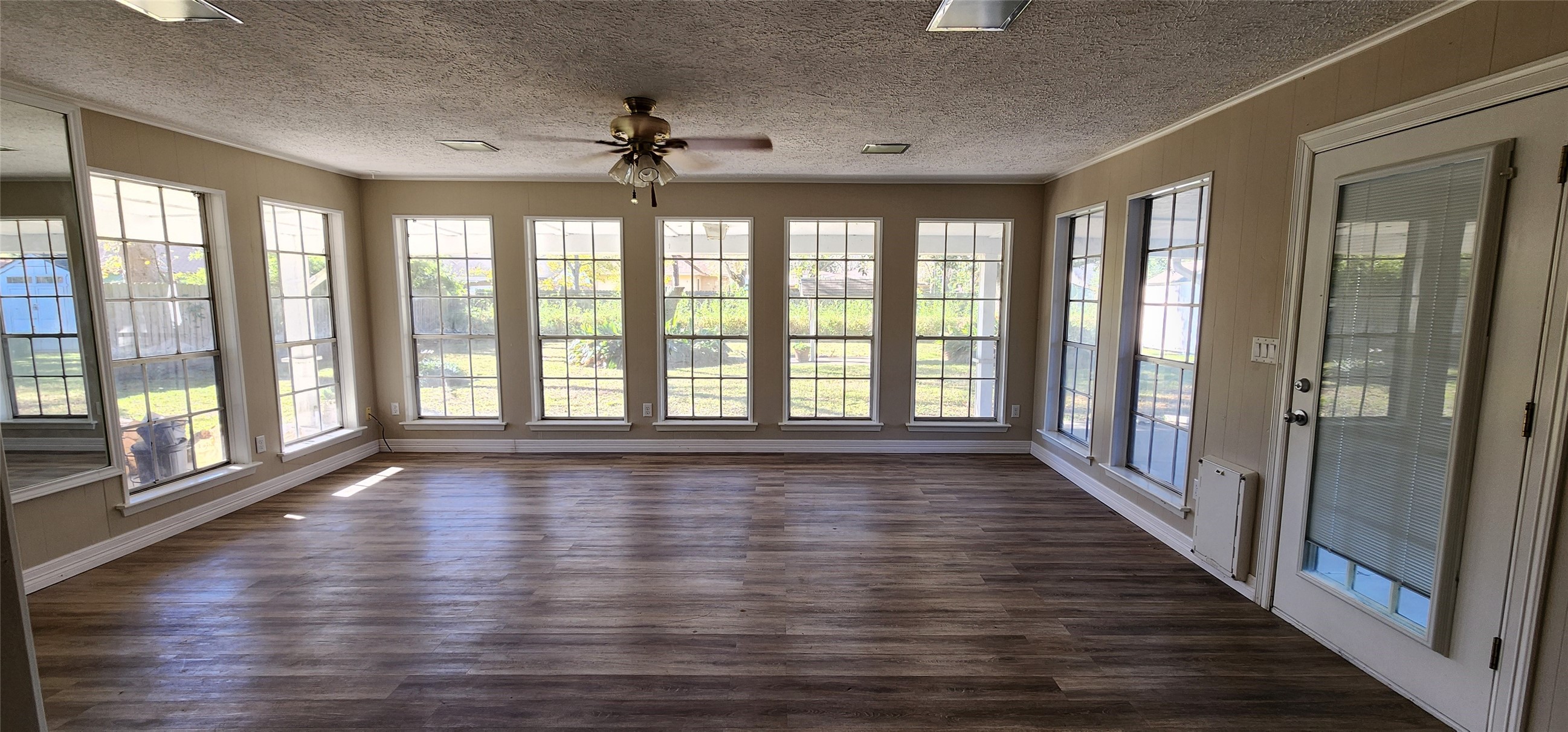 5312 Palm Drive Property Photo 9