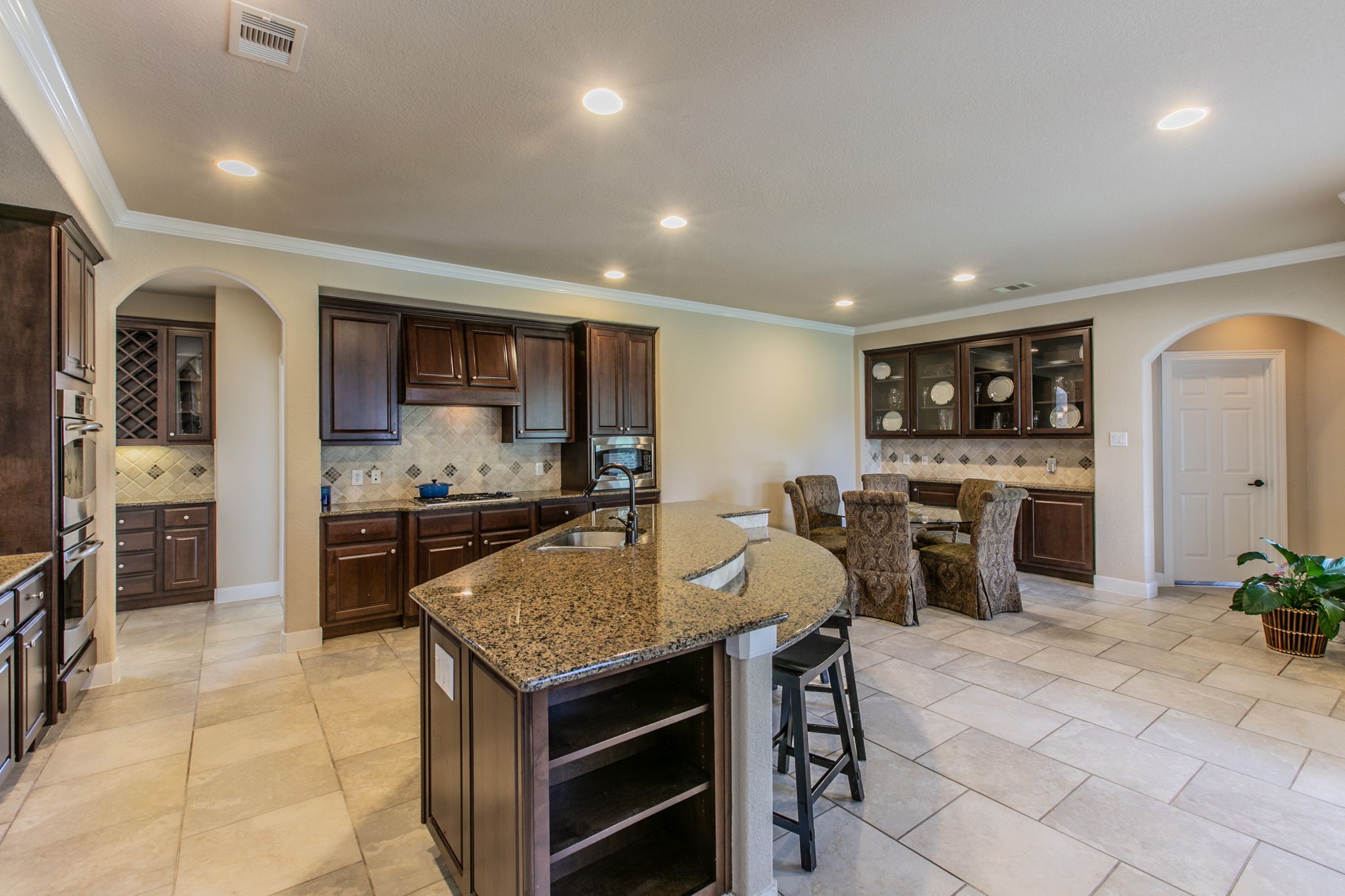 7642 Westmoreland Drive Property Photo 9