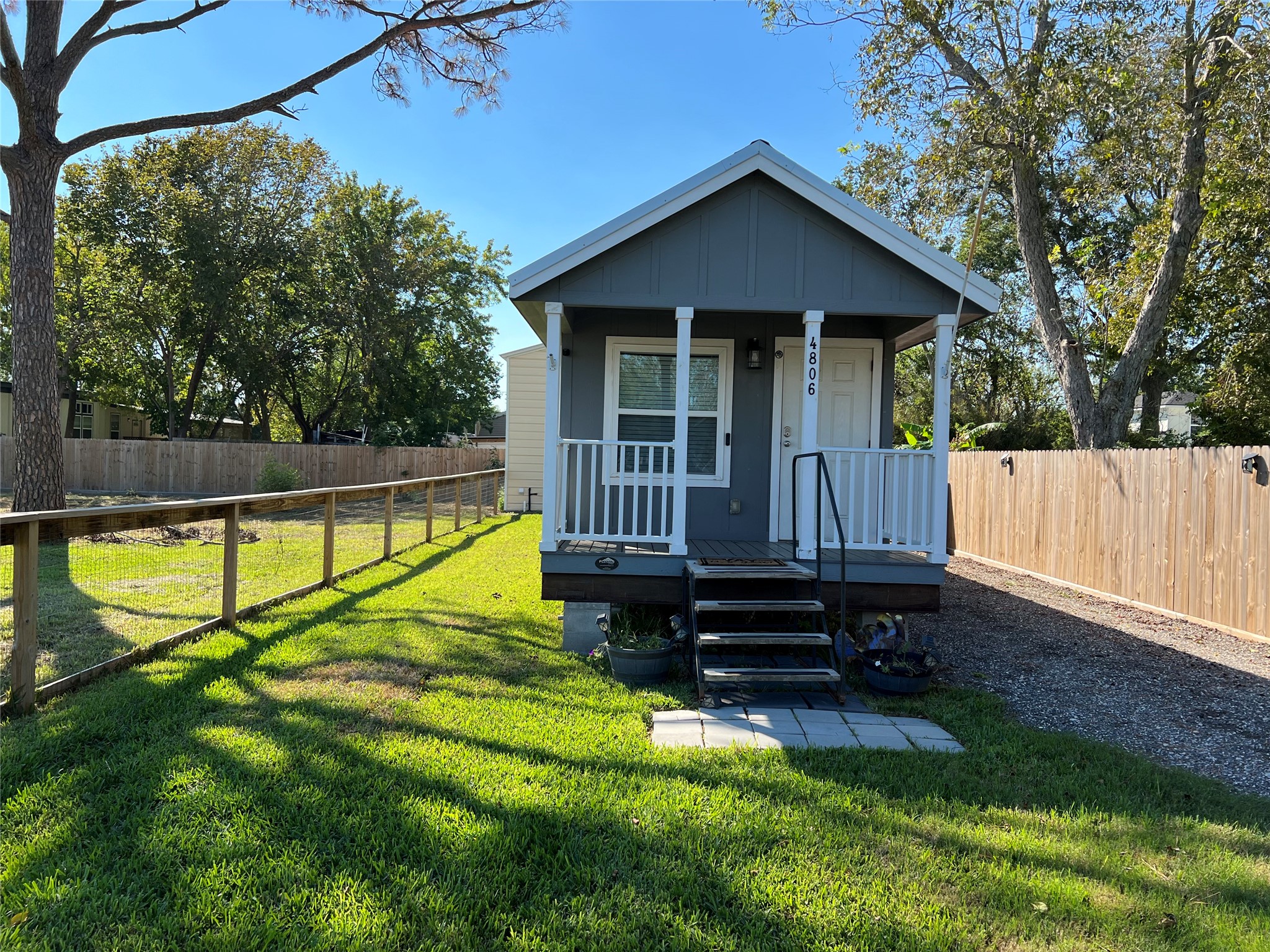4806 Palm Property Photo 1
