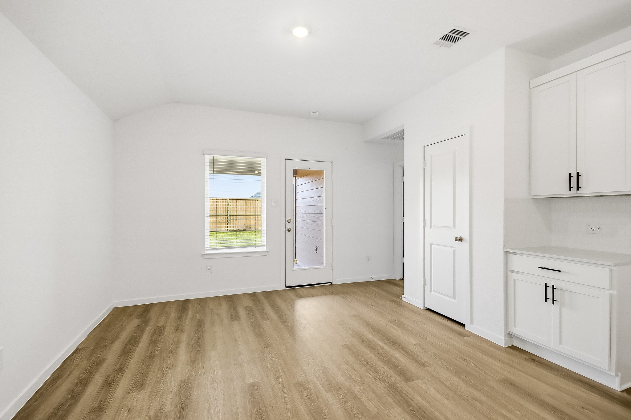 20310 Stroker Pass Road Property Photo 9