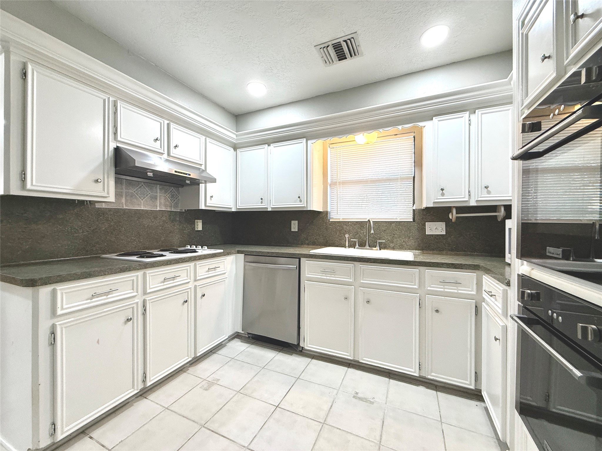 9002 Sabastian Drive Property Photo 1