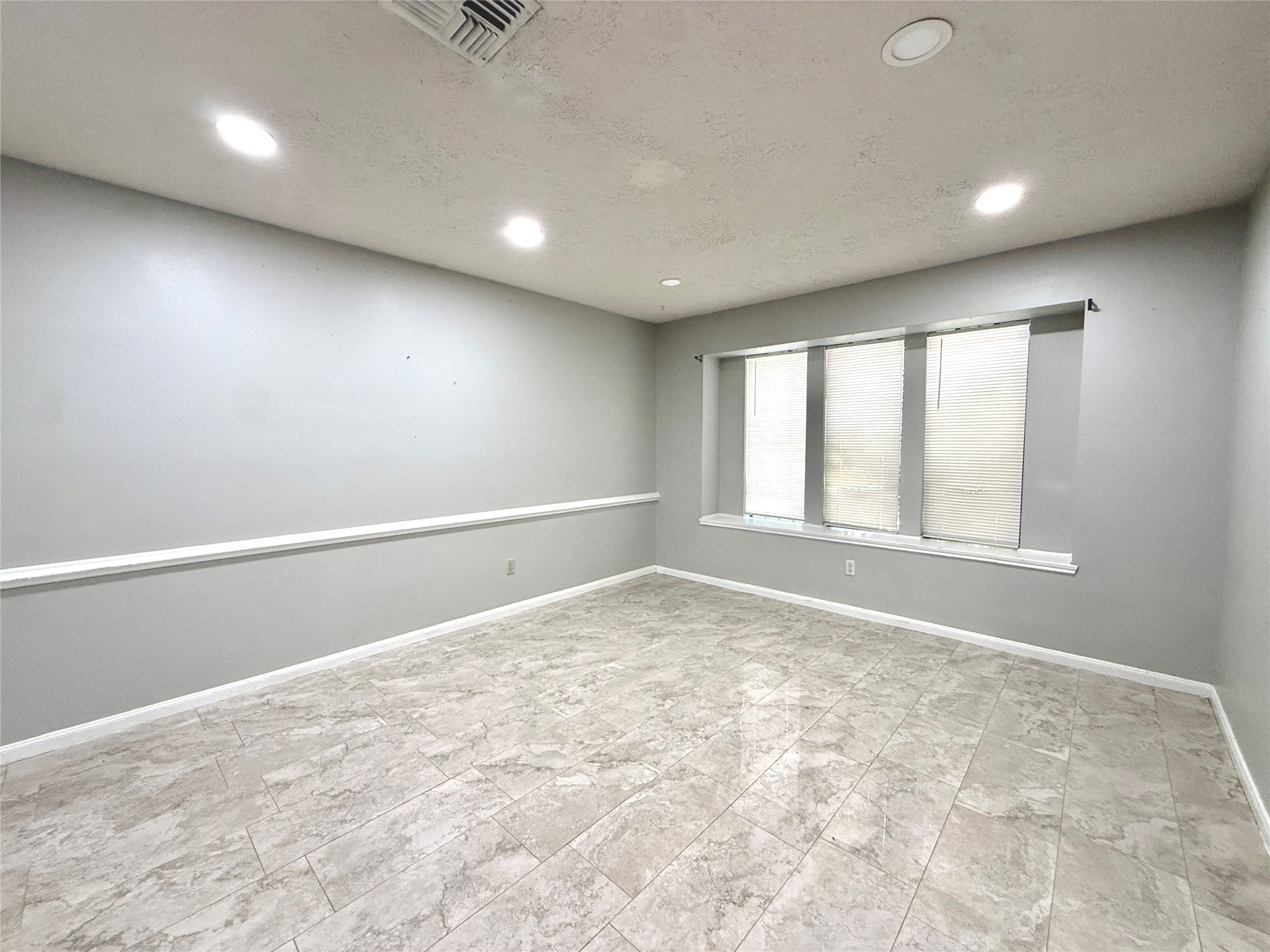 9002 Sabastian Drive Property Photo 8