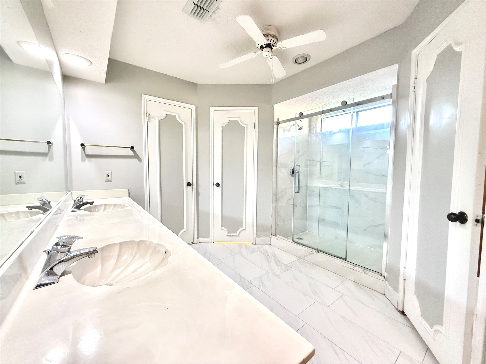 9002 Sabastian Drive Property Photo 24
