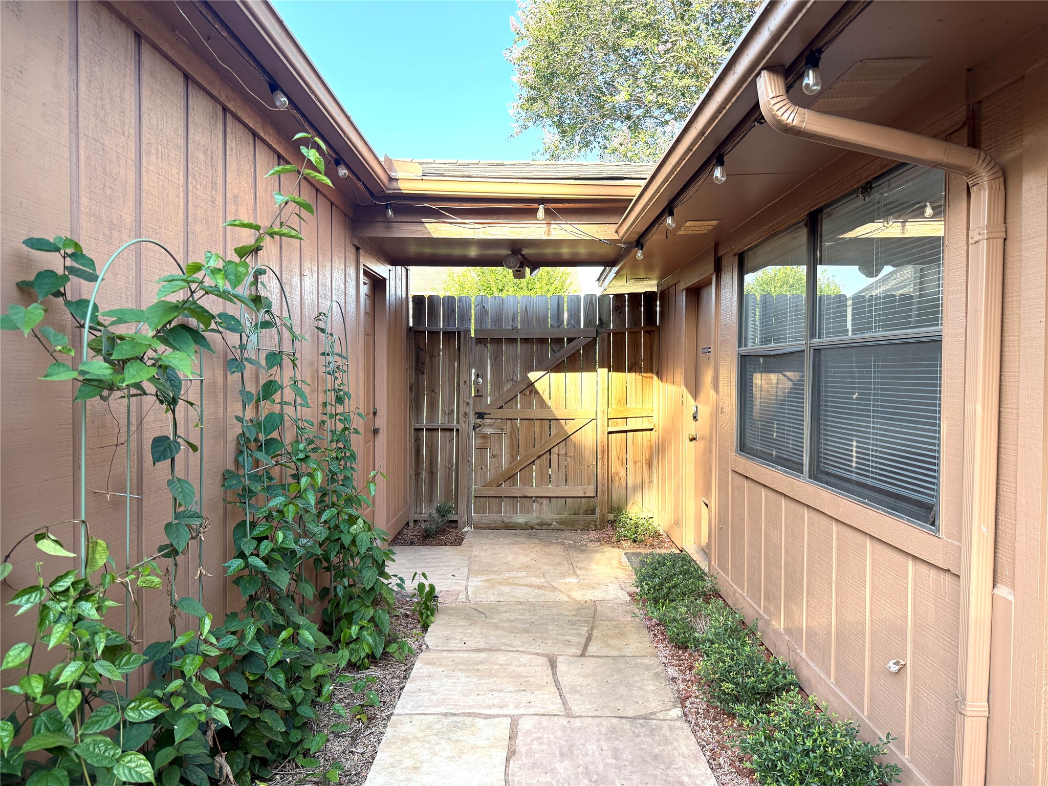 9002 Sabastian Drive Property Photo 27